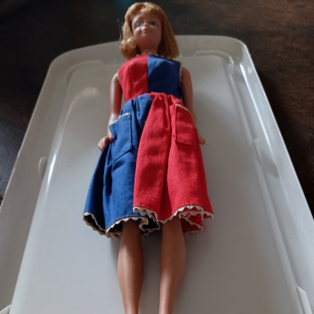 Vintage Blond Midge doll. Barbies bff!